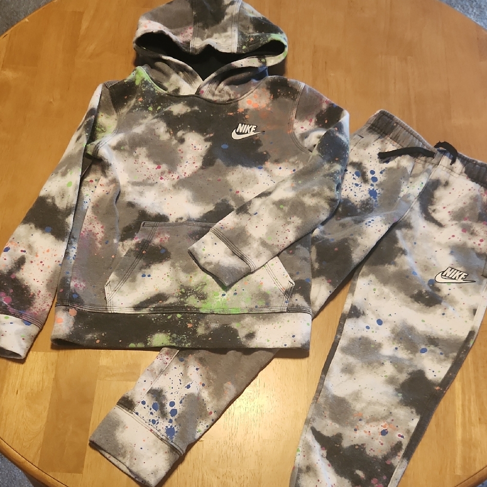 Nike Kids Splatter Hoodie and Jogger Set - Black and Gray